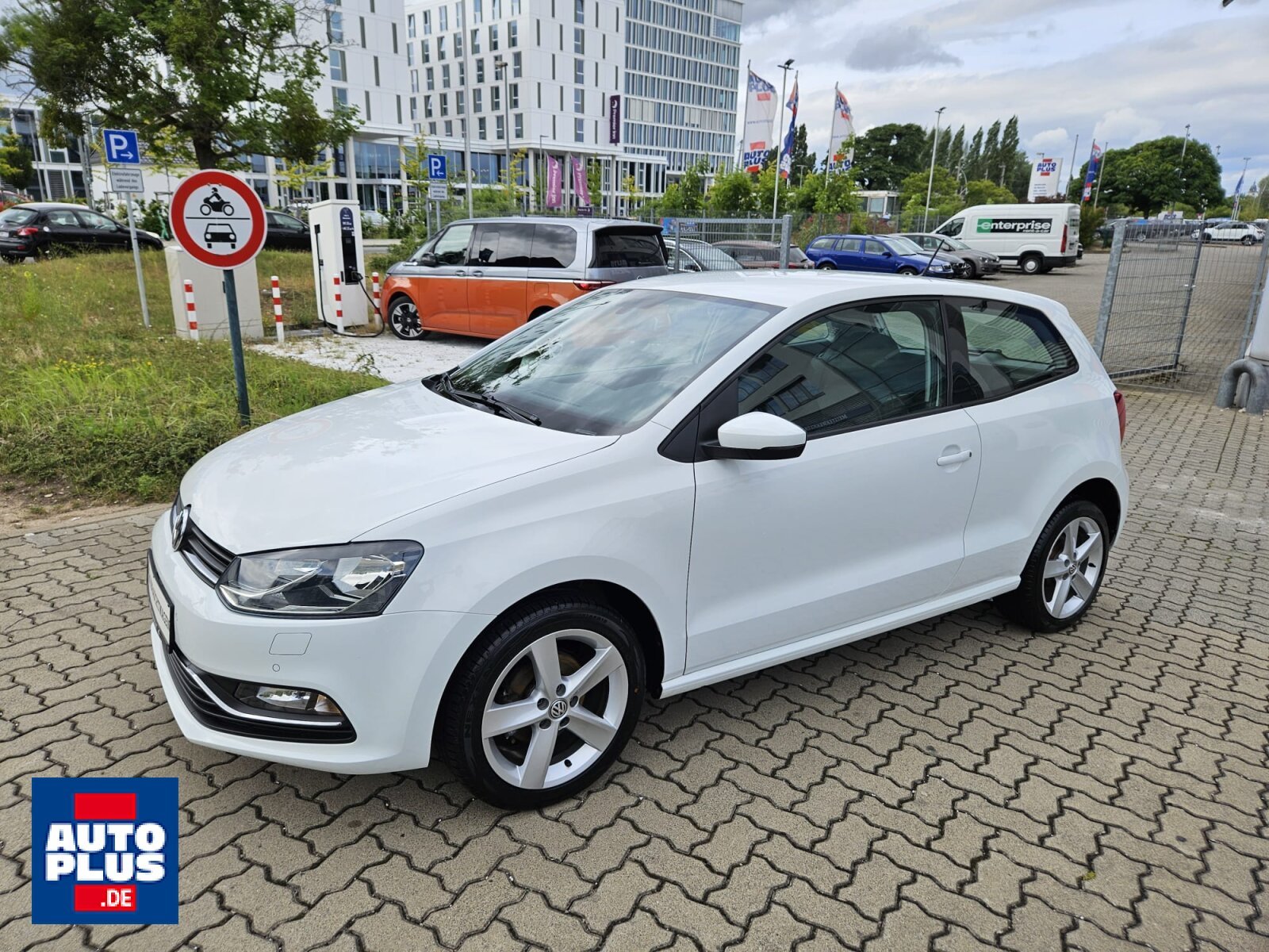 Volkswagen Polo 1.0 Comfortline SITZHZG+PDC+KLIMAAUTO+HUNEU
