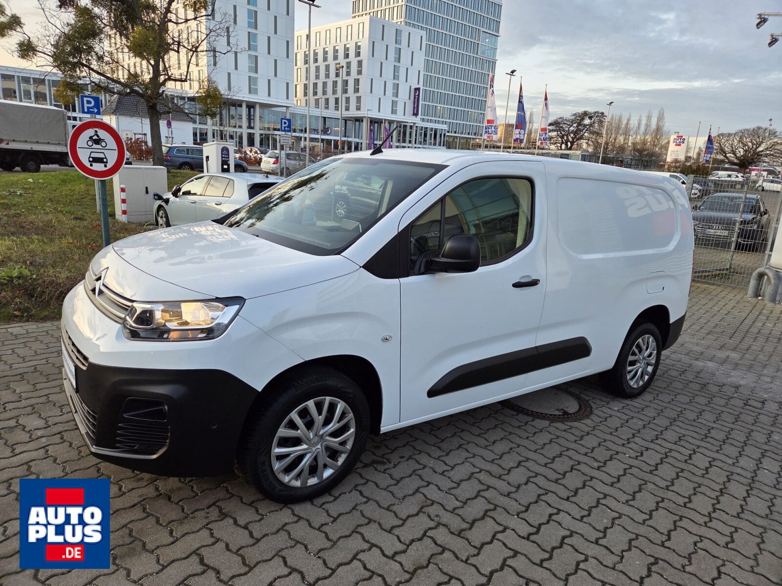 Citroën Berlingo 1.5 BlueHDi Club CAM+AHK+PDC+ALLWETTER