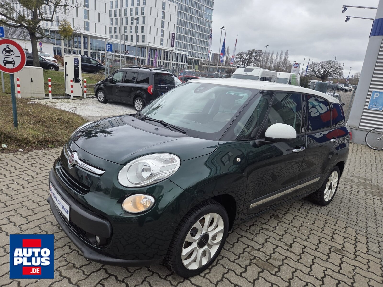 Fiat 500L Living 0.9 Lounge 7 SITZE+ALLWETTER+NAVI