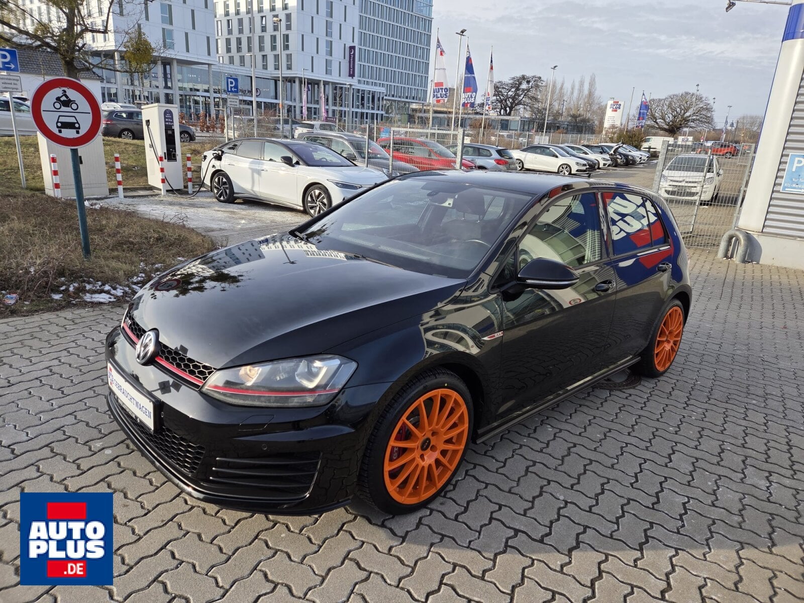 Volkswagen Golf GTI Performance PDC+SITZHZG+XENON+1. HAND+G