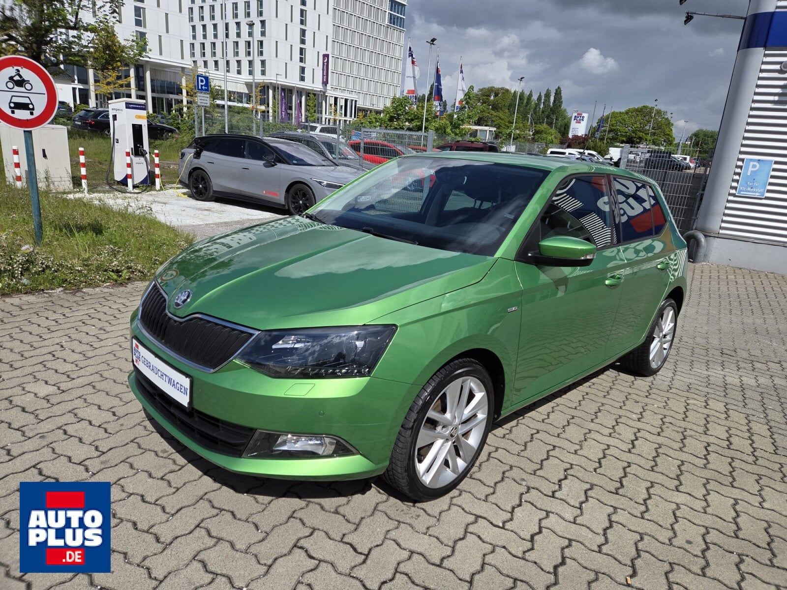 Skoda Fabia 1.0 TSI DSG Clever AHK+ACC+PDC+1.HAND BC