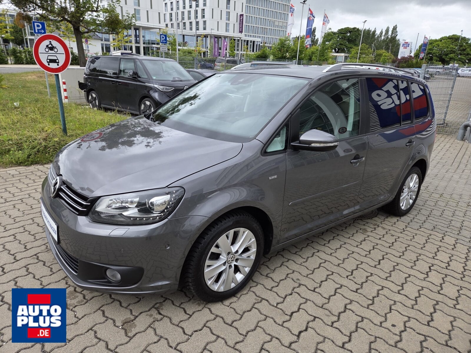 Volkswagen Touran 2.0 TDI BMT DSG Life NAVI+PDC+SITZHZG+G
