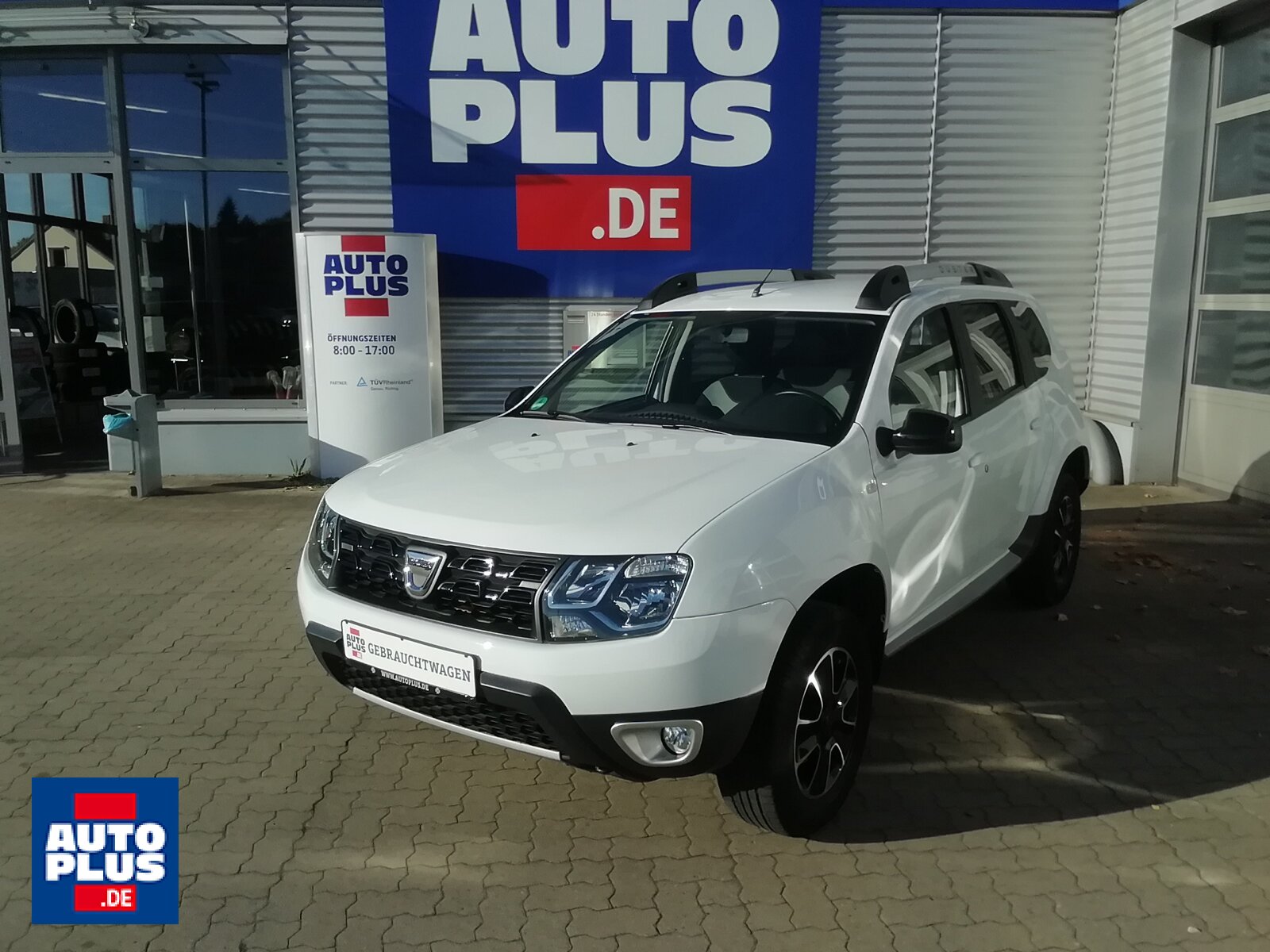 Dacia Duster TCe 125 4x2 Blackshadow PDC+TEMPOMAT+AHK
