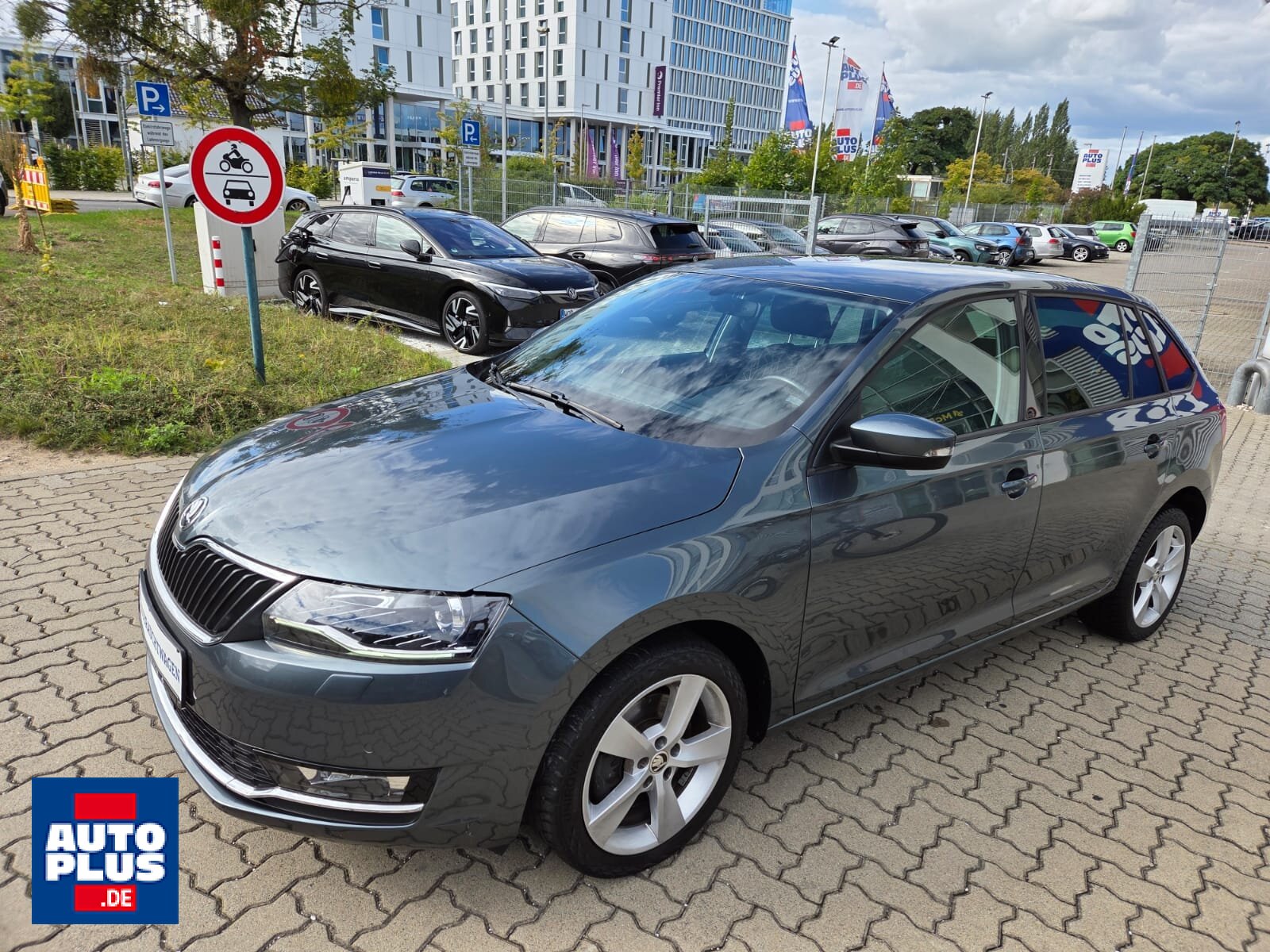 Skoda Rapid Spaceback 1.0 TSI Clever NAVI+PDC+SITZHZG